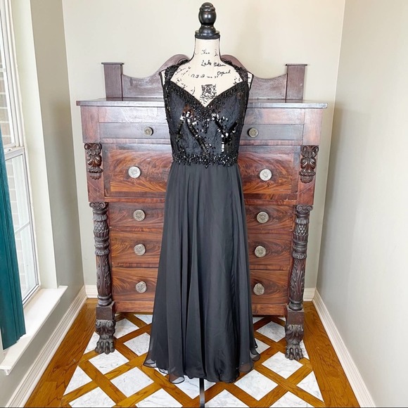 MAC DUGGAL NWOT Black Beaded Lace Bodice Gown 18W - Picture 2 of 11